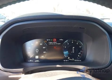 2017 Volvo V90 Cross Country T6 z USA, uszkodzony, nr VIN YV4A22NLXH1001253